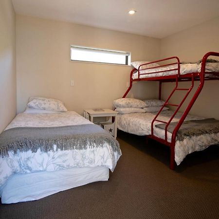 Kotare Point Paradise - Akaroa Holiday Home Εξωτερικό φωτογραφία