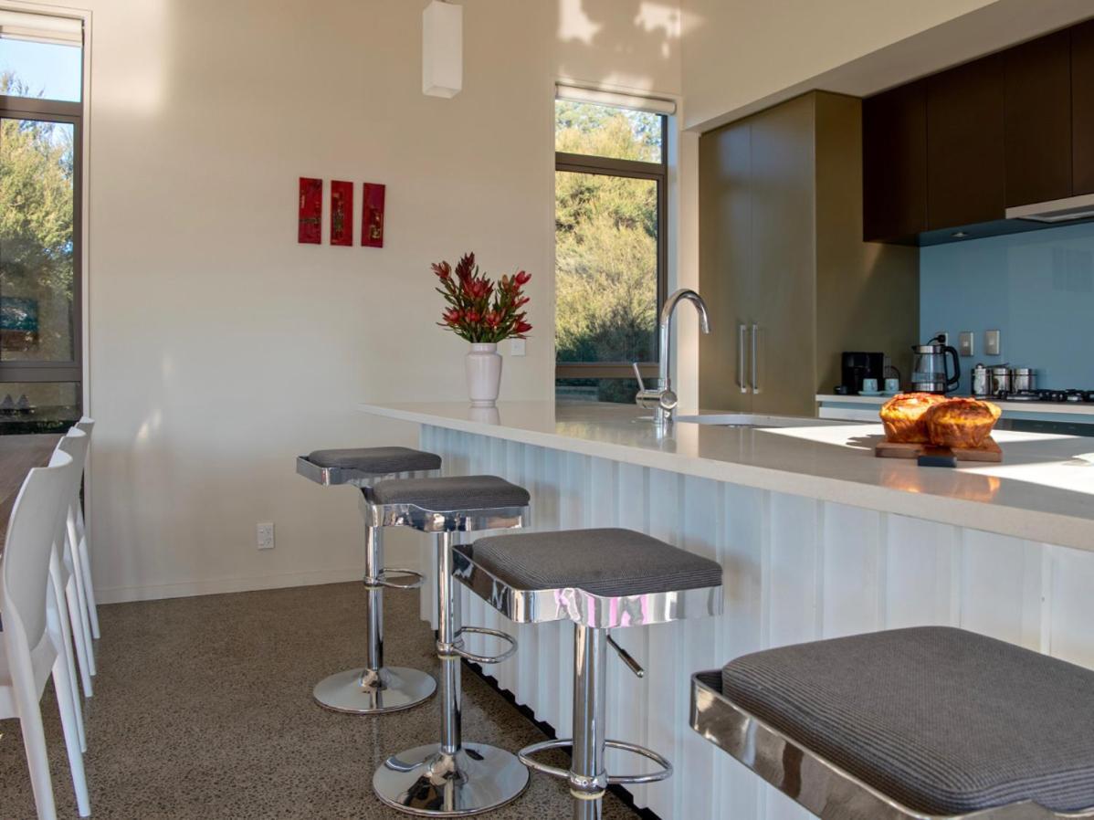 Kotare Point Paradise - Akaroa Holiday Home Εξωτερικό φωτογραφία